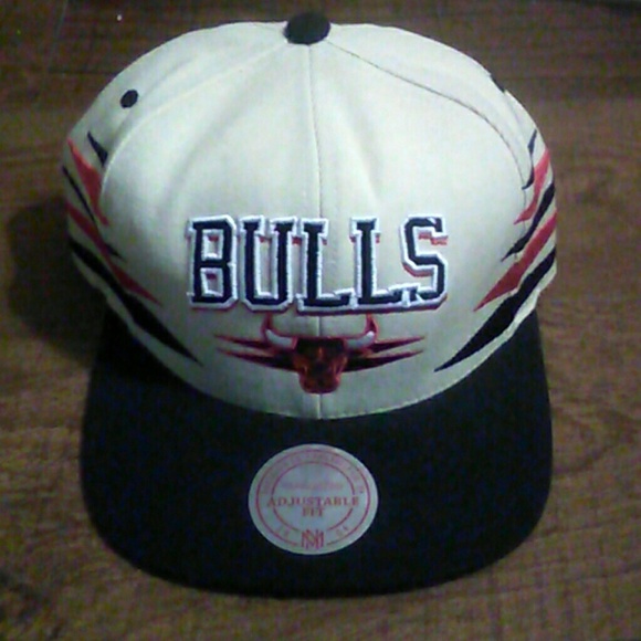Mitchell & Ness Other - Mitchell & Ness Chicago bull snapback